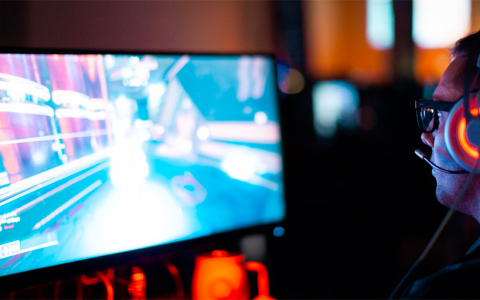 VPN 可以玩游戏吗？和加速器一样吗